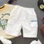 Quần short 5 điểm hàng hóa Hàn Quốc mùa hè mới dành cho bé trai Quần short dài vừa phải dành cho trẻ em, hợp thời trang