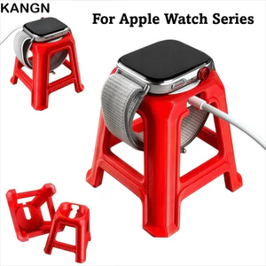 Giá đỡ máy tính để bàn đồng hồ KANGN, với giá đỡ sạc hình ghế rãnh, giá đựng đồ in hình đa năng màu đỏ sáng tạo cho đồng hồ