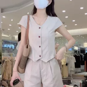 Bộ đồ thời trang phong cách mới mùa hè dành cho nữ Áo len Cardigan có nút thiết kế cao cấp Bộ đồ ngắn tay một bộ