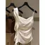 Thiết kế cao cấp kiểu Pháp Xù khâu cổ xoay xếp li Slim Camisole mùa hè 2026 Áo phong cách mới