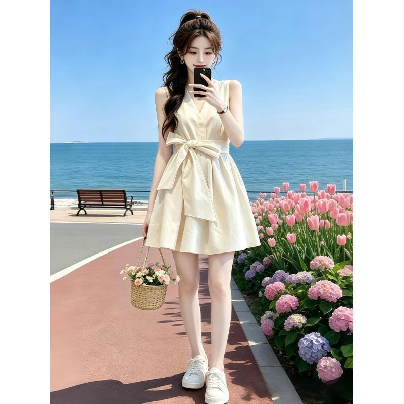 [Giảm giá trong thời gian có hạn] Đầm Vest không tay cổ hẹp sang trọng thời trang dành cho nữ Mùa hè Phong cách mới Cổ chữ V kiểu Pháp có dây buộc Mi
