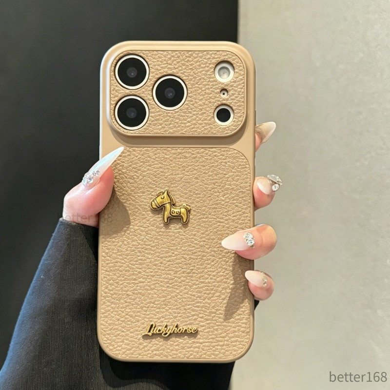 Ốp Lưng Da PU Cho IPhone 13 14 15 16 17 Pro Max Với Ngựa Vàng May Mắn Chống Sốc Bảo Vệ Camera