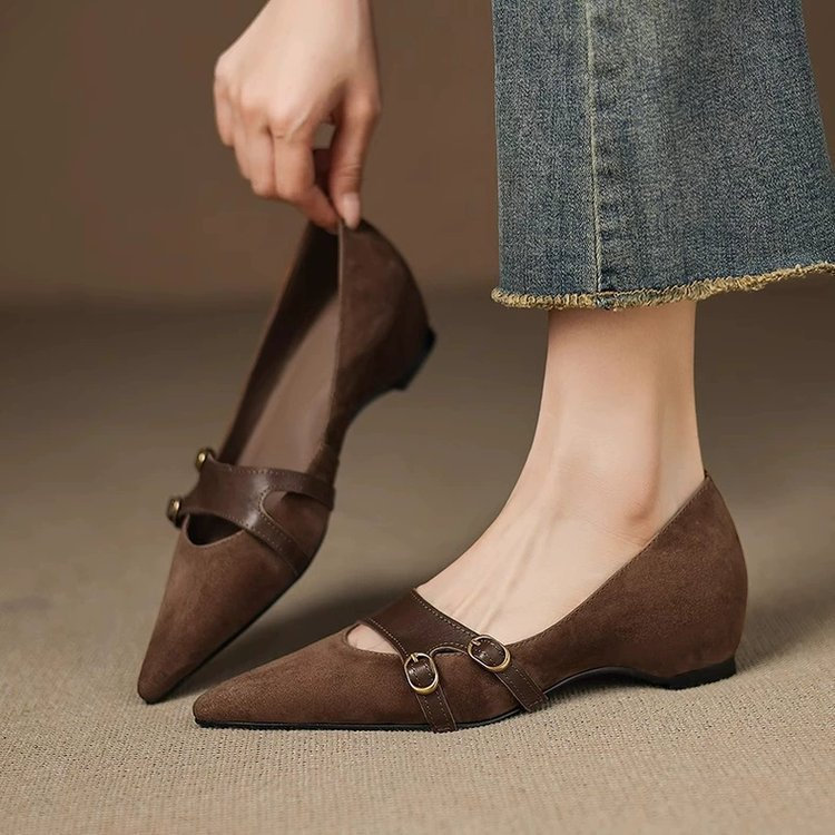 Thời Trang Phong Cách Mới Thấp Giày Slip On Bên Trong Tăng Chiều Cao PU Mũi Nhọn Miệng Nông Giày Cao Su Nữ Thoải Mái Mặc Bên Ngoài Chống Trơn Trượt Chống Mài Mòn Nhà Máy Giá Bán Buôn