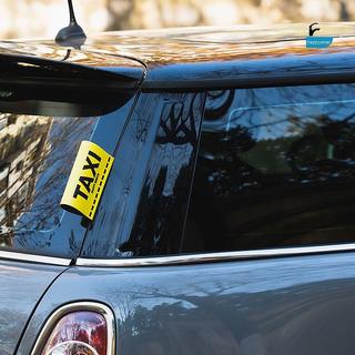 [GIK] Vinyl Giả Taxi Tag Xe Stier Màu Vàng Bên Ngoài Tự Động Decal Charm Xe Đạp Xe Máy Chỉnh Cửa Sổ Kính Chắn Gió Trang Trí Xe [VN]