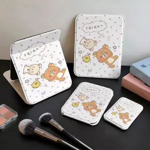 Gương gấp makeup họa tiết thú bông nhỏ nền trắng cho nữ sử dụng hàng ngày