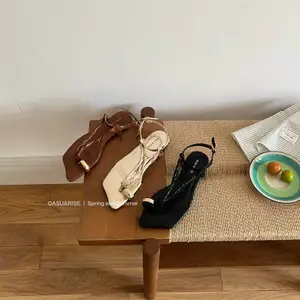 TT Kim Loại Khóa Bao Mũi Sandal Nữ Mùa Hè 2026 Phong Cách Mới Flat Herringbone La Mã Dép