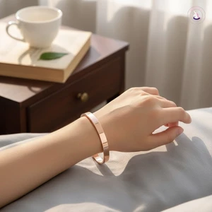 Vòng tay trị liệu từ tính bằng thép không gỉ 304 được đánh bóng rộng Thiết kế mở Giảm ngáy