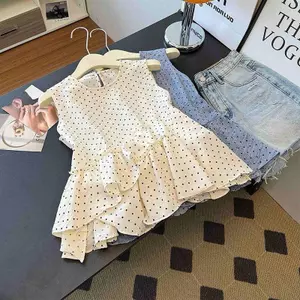 Phong cách mới Mùa hè Tính khí giảm tuổi Phong cách nhẹ nhàng Không đều Xù viền chấm bi Áo Vest không tay Áo sơ mi nhỏ nữ