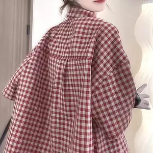 Áo sơ mi kẻ sọc đỏ đi lại mùa hè dành cho nữ, phong cách mới béo mm dáng rộng dáng rộng dáng rộng hơn Tính khí cao cấp