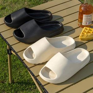 Dép Dừa EVA Chống Trơn Trượt Bước Vào Shit Feel Mùa Hè Thoáng Khí Flip-Flops Dày Đế Đôi Mặc Bên Ngoài yeezy Sandal Nam Nữ