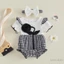 Bé Gái Mùa Hè Houndstooth Romper Tay Ngắn Cổ Tròn 3D Hoa Trang Trí Romper Có Băng Đô