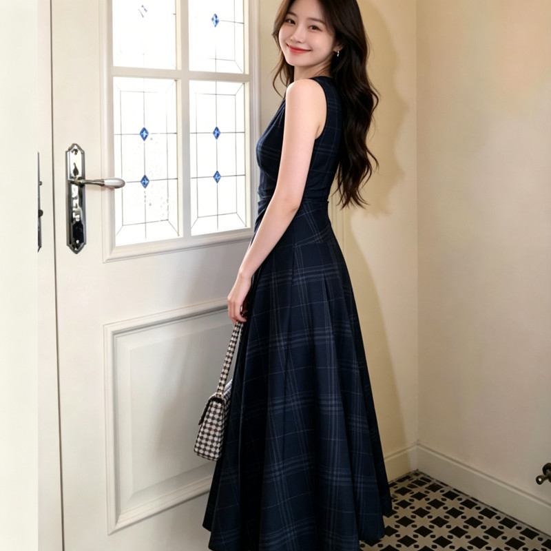 2026 Phong Cách Mới Retro Nhật Bản Tạp Chí Mặc Kiểm Tra Gạc Đầm Nữ Không Tay Hẹp Eo Ôm Hơn Nhìn Drap Váy Dài