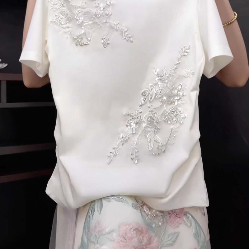 Áo thun ngắn tay thêu hoa đính sequin, thời trang mới mùa hè dành cho nữ, áo thường ngày và giảm béo
