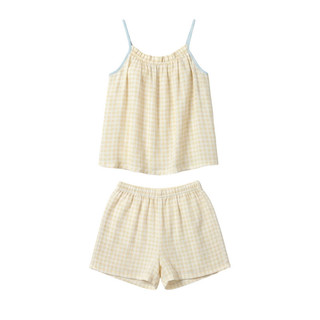 Bộ đồ ngủ hai mảnh kẻ caro Sweet Fresh dành cho nữ, gồm quần short và áo tank top có đệm mút tích hợp.