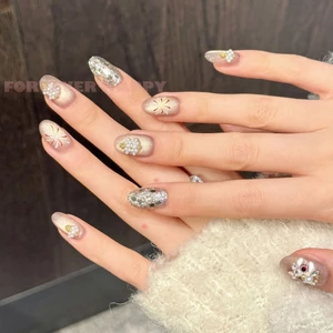 10 Chiếc Móng Tay Giả Lá Vàng Hình Bầu Dục Ngắn Có Champagne Lấp Lánh Và Ngọc Trai Thiết Kế Cho Tiệc Cưới