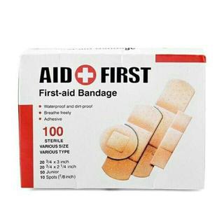 Hộp 100 Miếng Băng Cá Nhân Chống Thấm Nước Độ Dính Cao Nhiều Kích Thước Tiện Dụng
