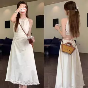Rỗng lộ eo Sling Váy dài buộc dây phong cách eo hẹp + Thiết kế viền mùa hè Phong cách kỳ nghỉ hè Slimer Look Temperament Dress