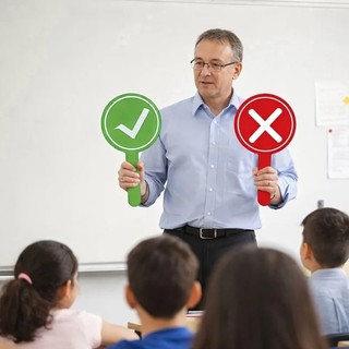 Bảng điểm cầm tay sai hai mặt mới Bảng điểm cầm tay Câu trả lời di động Trò chơi chống đỡ