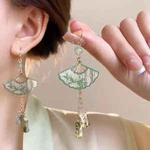 Mới Phong Cách Trung Quốc Trong Suốt Ngọc Lục Bảo Xanh Tre Gấp Quạt Tua Dài Bông Tai Nữ Phong Cách Quốc Gia Retro Thoáng Mát Giác Tre Hanfu Bông Tai 2026-6-1