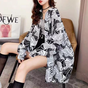 Áo khoác cardigan thời trang dài tay dáng rộng dành cho nữ có in báo để chống nắng