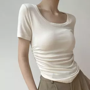 Áo thun ngắn tay ôm đáy viền cong Pure Desire Style Slim vai trang trọng xếp ly cổ chữ u
