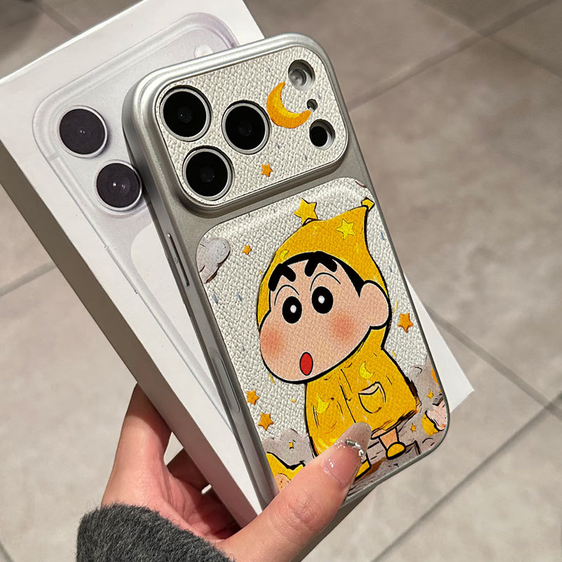 Ốp iPhone Lucky Crayon Shin-Chan Họa Tiết Da Mềm Cao Cấp Bảo Vệ Camera - iPhone 11/12/13/14/15/16/17/Plus/Air/Pro/Max