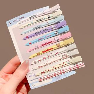 Kẹp tóc mỏ vịt thời trang với họa tiết gấu và mèo. Có nhiều kiểu dáng khác nhau. Thích hợp làm quà tặng.