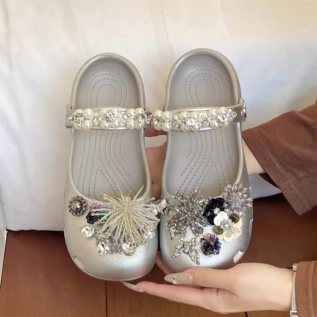Nhấp Nháy Kim Cương Hoa Ngọc Trai Hoa Phong Cách Công Chúa Lỗ Giày Biến Đổi Phụ Kiện Cao Cấp Cảm Giác Khóa Giày Bộ