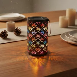 Thiết kế cổ điển Đèn lồng có thể sạc lại Pin trang trí bàn chống nước cho sân vườn