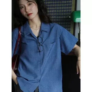 Áo sơ mi ngắn tay màu xanh phong cách cổ điển dành cho nữ Ve áo dáng rộng Phong cách Hồng Kông Thiết kế thích hợp Làm trắng kem chống nắng
