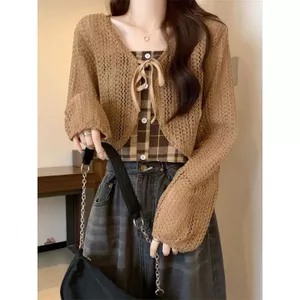 Màu Cà Phê Ngắn Chống Nắng Dệt Kim Cardigan Nữ Xuân Hè Vải tuyn Rỗng Băng Lụa Áo Top Trang Trọng Đeo Vai Hai Mảnh Phù Hợp Với