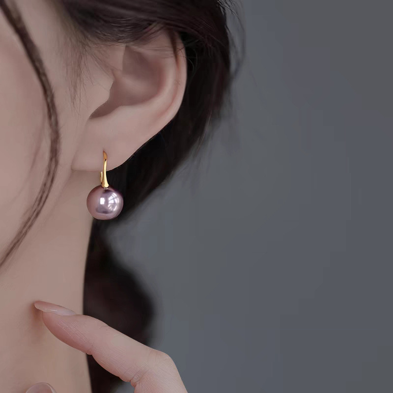 Bông tai ngọc trai bạc thanh lịch và tinh tế
