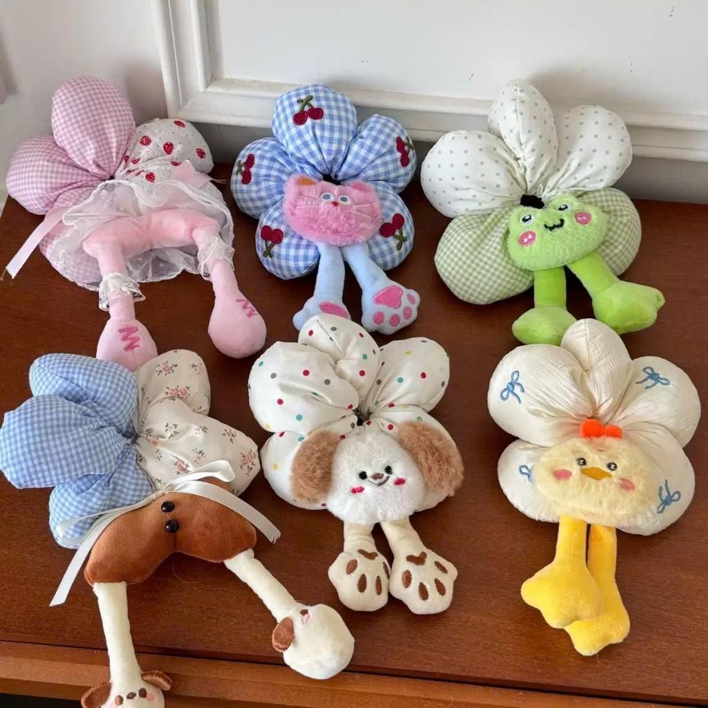 Cột tóc Scrunchie hoa 5 cánh đa sắc, họa tiết thú bông dễ thương, chất liệu vải bông gòn, hoàn hảo cho mọi hoạt động.