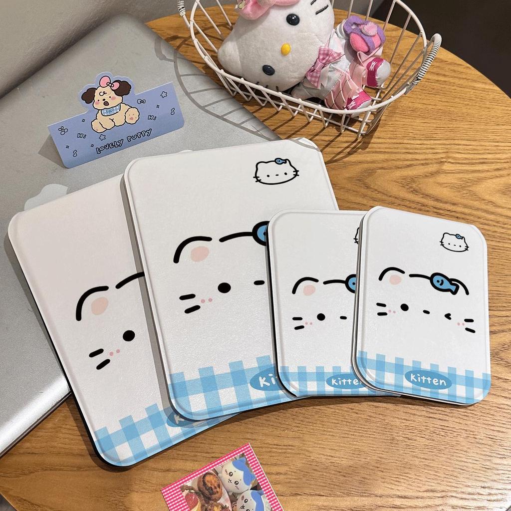 Gương gập cầm tay in Hello Kitty nền caro xanh dương