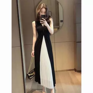 Váy dài không tay cổ chữ V kiểu Pháp nhẹ nhàng dành cho người lớn Váy dài không tay eo hẹp Bao phủ thịt Phiên bản mùa hè Váy dáng ôm thanh lịch hơn