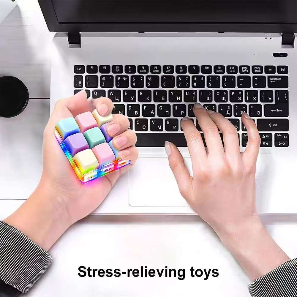 【🇻🇳Có sẵn kho】Bàn phím giảm căng thẳng Móc khóa Máy kiểm tra trục LED RGB LIGHT Fidget Thư giãn Nút DIY Keycap Fidget Quà tặng