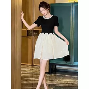 Mùa Hè Phong Cách Mới Pháp Ánh Sáng Sang Trọng Nhỏ Tính Khí Thiết Kế Thanh Lịch Đầm Nữ Màu Sắc Phù Hợp Với Eo Nẹp Thời Trang Ôm Hơn Nhìn