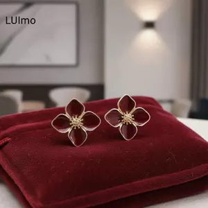 LUImo Bông Tai Hoa Trắng Viền Vàng Cánh Hoa Men Để Mặc Hàng Ngày Đám Cưới Quà Tặng SBS