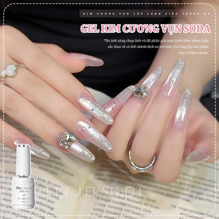 Miss Gooey Sơn móng tay gel đính đá lấp lánh mùa hè 2026 kiểu mới Làm sáng da siêu lấp lánh trong suốt như băng nghệ thuật vẽ móng đính đá lấp lánh.