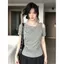 Áo thun ngắn tay đeo vai kiểu dáng không đều Modal dành cho nữ, mùa hè 2026 Phong cách mới Slim-Fit dáng rộng hẹp ngắn quây