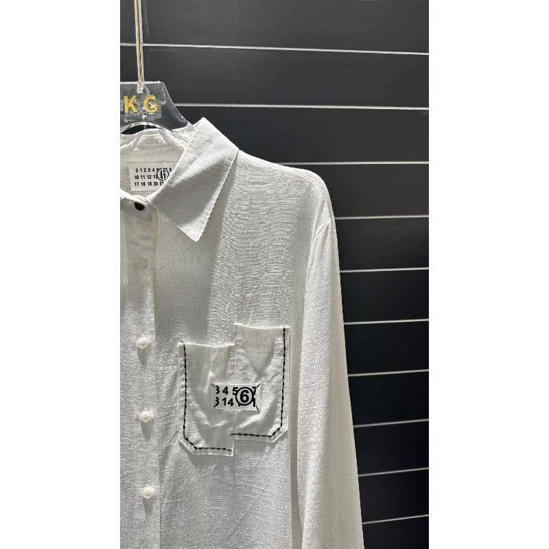 Bộ đồ nữ dáng rộng mới có áo sơ mi và quần short
