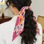 < YEI > Khăn quàng cổ in hoa lụa xếp li hình thoi Retro Ne Khăn trang trí Phụ kiện thời trang mới