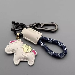 Móc khóa ô tô sáng tạo hình hoạt hình, dây đan thủ công bằng da, tinh xảo và dễ thương – phụ kiện treo cặp sách