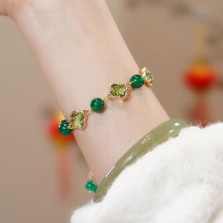 Vòng tay nữ cỏ bốn lá may mắn chalcedony màu xanh lá cây