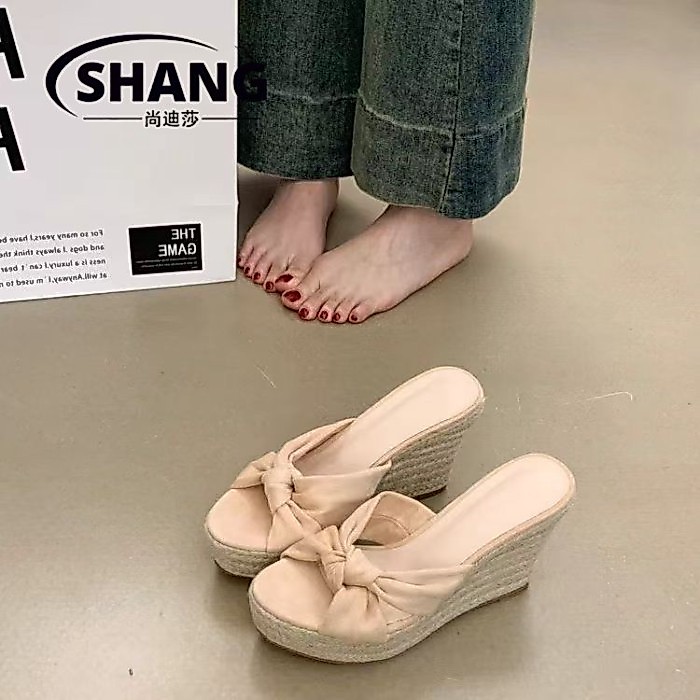Dép La Mã phổ biến cho nữ Áo khoác ngoài mùa hè Wedge Dép đế dày nữ Dép đế mềm Dép đi biển đa