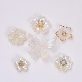 Set Charm Hồ Điệp Ngọc Trai Ánh Xà Cừ ✨🦋 Charm Bướm Trắng Hoa Pha Lê Pearl Luxury Gắn Dép Crocs Siêu Sang Chảnh