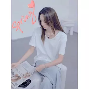 Áo thun cổ chữ V Cotton mùa hè Phong cách Hàn Quốc dáng rộng Phong cách đơn giản Thiết kế thích hợp hàng ngày Tay ngắn cơ bản thông thường