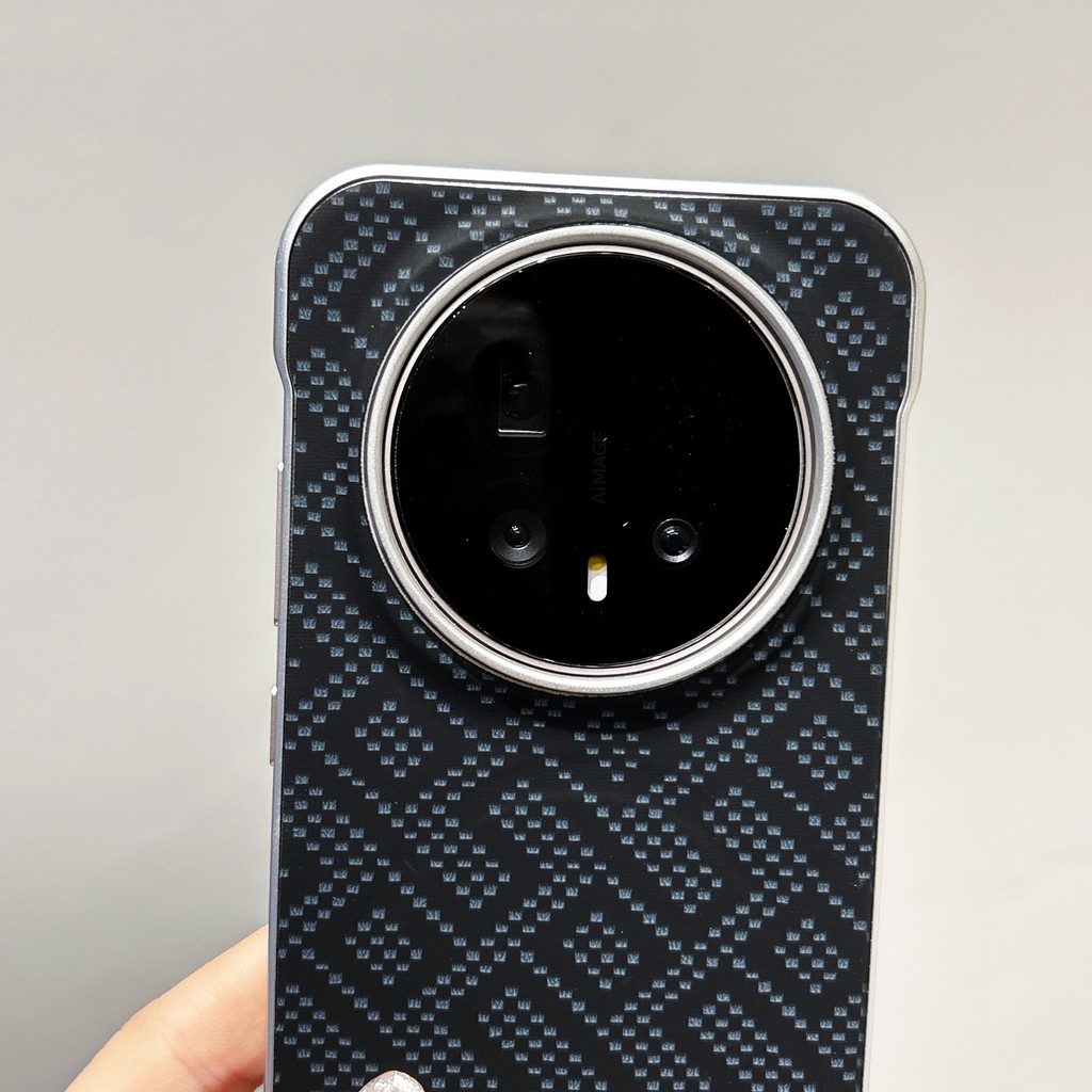 Ốp da từ tính không khung họa tiết bằng sợi Carbon cho Honor Magic 8 / 8 Pro / Bảo vệ Camera / Chống vân tay