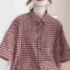 Áo sơ mi kẻ sọc đỏ đi lại mùa hè dành cho nữ, phong cách mới béo mm dáng rộng dáng rộng dáng rộng hơn Tính khí cao cấp
