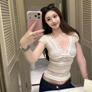 Áo thun ngắn tay ren cổ chữ V kiểu Pháp mùa hè Pure Desire Niche Design Slim-fit Slimmer Look Short Top